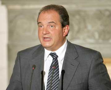 Δέσμη μέτρων για τη δραστική μείωση των τροχαίων ατυχημάτων εξήγγειλε ο Κ.Καραμανλής