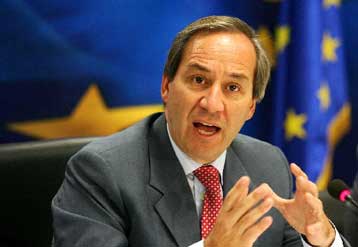 Ρυθμό ανάπτυξης 3,9% και έλλειμμα 2,8% του ΑΕΠ προβλέπει ο προϋπολογισμός του 2005