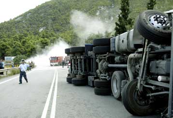 Ευθύνες προκύπτουν και για τους δύο οδηγούς του δυστυχήματος στο πέταλο του Μαλιακού