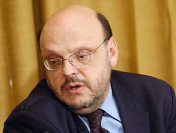 Διαψεύδονται από την κυβέρνηση σενάρια για πρόωρες εκλογές