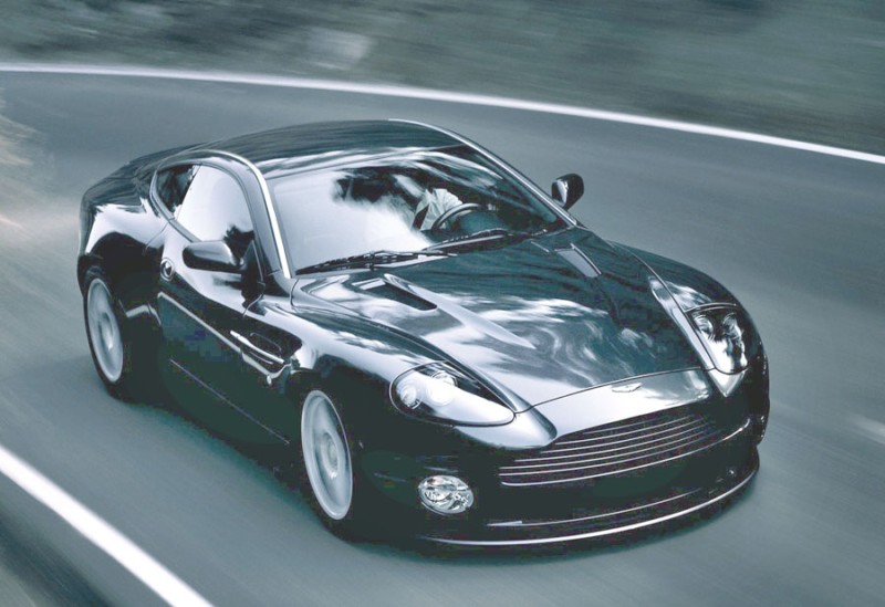 H ταχύτερη Aston Martin στο Παρίσι