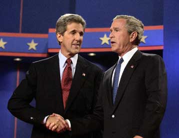 Ο Τζον Κέρι κέρδισε τις εντυπώσεις στο πρώτο ντιμπέιτ με τον Μπους στη Φλόριντα