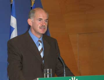 Τους νέους βουλευτές του ΠΑΣΟΚ βγάζει στο δρόμο ο Γιώργος Παπανδρέου