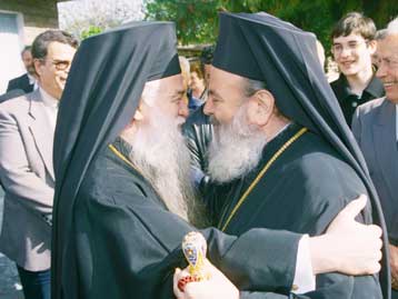 Πρόταση έκτακτης σύγκλισης της ιεραρχίας ζητά ο μητροπολίτης Καλαβρύτων Αμβρόσιος