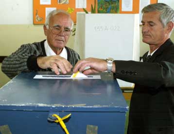 Ανοιξαν το Σάββατο οι κάλπες στη Βοσνία για την εκλογή δημάρχων