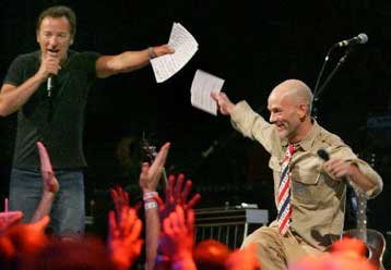 Ο Μπρους Σπρίνγκστιν «άνοιξε» τη μουσική εκστρατεία κατά του Αμερικανού προέδρου