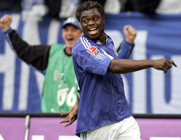 Διώκτης της Βόλφσμπουργκ παραμένει η Στουτγκάρδη, ανησύχησε η Σάλκε