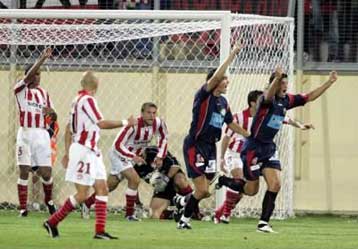 Δεν πρόκειται να μείνουμε με δεμένα χέρια, λέει ο Ολυμπιακός