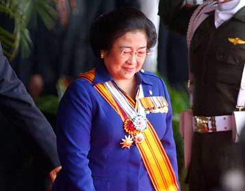 Έμμεση αποδοχή του εκλογικού αποτελέσματος από την απερχόμενη πρόεδρο της Ινδονησίας