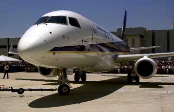 Έλλειψη ενημέρωσης για το θέμα του Εμπραέρ καταγγέλλει η κατασκευάστρια εταιρεία