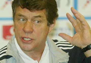 Καλύτερη εμφάνιση της εθνικής κόντρα στην Ουκρανία βλέπει ο Ότο Ρεχάγκελ