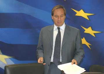 Εξηγήσεις Αλογοσκούφη για απογραφή, στοιχεία Eurostat και καταγραφή αμυντικών δαπανών