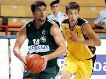 Η διακοπή ευνόησε τον ΠΑΟ, 70-64 την ΑΕΚ, πέρασε στους «4» του Κυπέλλου μπάσκετ