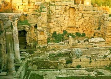 Η βαρύτερη και μεγαλύτερη λίθινη σαρκοφάγος της Ελλάδας ανακαλύφθηκε στην Κόρινθο