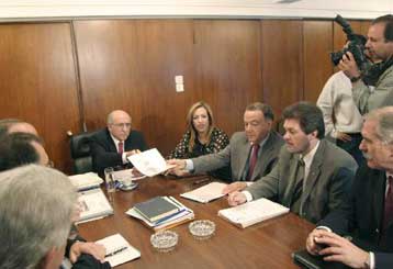 Αγώνας δρόμου από ΥΠΕΧΩΔΕ και νομαρχίες για τον καθαρισμό φρεατίων και ρεμάτων