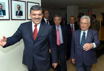 Για σεβασμό των θρησκευτικών ελευθεριών όλων των πολιτών δεσμεύεται ο Γκιουλ