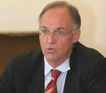 «Σε οικονομική ένδεια η χώρα λόγω των λογιστικών τρικ του ΠΑΣΟΚ» λέει ο Π.Δούκας