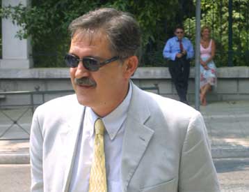 Απαράδεκτη απόφαση να τεθεί σε αργία ο δήμαρχος Αμαρουσίου, λέει η ΚΕΔΚΕ