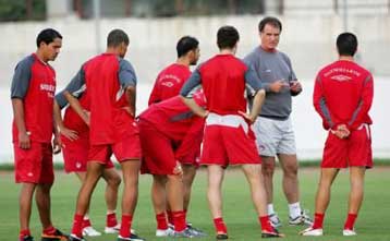 «Επιστρατεύει» Ζιοβάνι και Ριβάλντο ο Μπάγεβιτς εν όψει Βέροιας