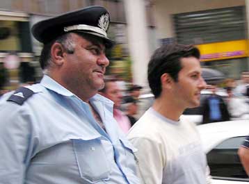 Τρία αναπάντητα ερωτήματα στο πόρισμα του υπ.Μεταφορών για την τραγωδία στο Μαλιακό