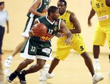 Ο Μακεδονικός επικράτησε στον πόντο, 74-73 του Αρη στον πρώτο ημιτελικό