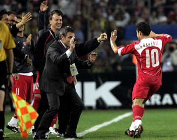 Η Τουρκία 4-0 το Καζακστάν στο «Σουκρού Σαράτσογλου»