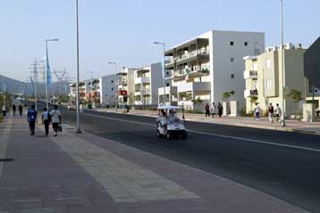 Χαμόγελα και διαμαρτυρίες στην κλήρωση των σπιτιών του Ολυμπιακού Χωριού