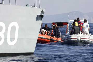 Στην επιφάνεια το εμπρόσθιο τμήμα του μοιραίου Σινούκ στη Σιθωνία