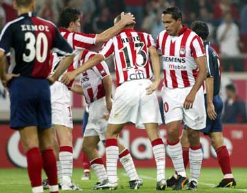 Οι φίλαθλοι δείχνουν ότι είναι κοντά στην ομάδα, είπε ο Μπάγεβιτς