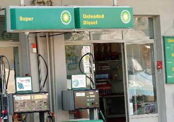 Σε επίπεδα – ρεκόρ σκαρφαλώνει η τιμή της αμόλυβδης βενζίνης