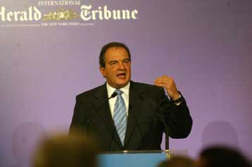 Έκκληση Καραμανλή για συγκρότηση κοινού μετώπου ενάντια στη διαπλοκή