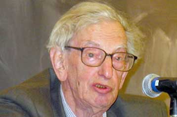 Ο Έρικ Χόμπσμπαουμ ανακηρύχθηκε επίτιμος διδάκτορας του Αριστοτελείου Πανεπιστημίου