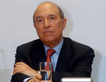 Αβάσιμα τα σενάρια περί υποψηφιότητας για την Προεδρία, απαντά ο Κ.Σημίτης