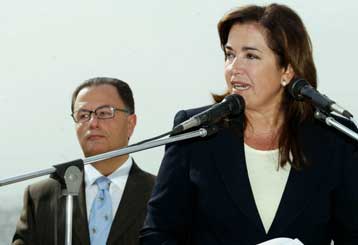 Συγκίνηση στην Ακρόπολη κατά την τελετή για την 60ή επέτειο απελευθέρωσης της Αθήνας