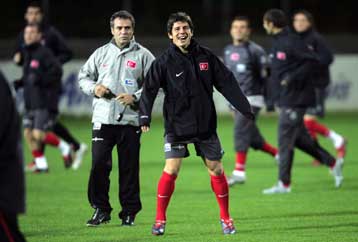 Φοβούνται επεισόδια οι Δανοί στο ματς με την Τουρκία, την πρώτη νίκη ψάχνει η Γαλλία