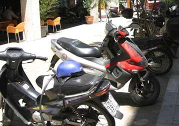 Ελάχιστα έχει αποδώσει μέχρι σήμερα το μέτρο απόσυρσης των δικύκλων