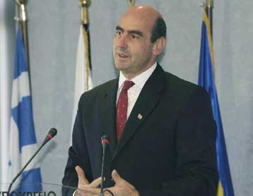 Σε αναδιαπραγμάτευση της σύμβασης για την προμήθεια του C4I προχωρά η κυβέρνηση