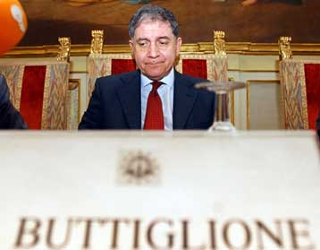 Ανοιχτό άφησε το ενδεχόμενο της αποχώρησης ο «ανεπιθύμητος» Ιταλός επίτροπος