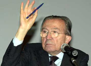 Οριστική απαλλαγή του Τζούλιο Αντρεότι από τις κατηγορίες διασύνδεσης με τη Μαφία