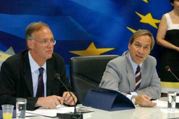 Φόβοι για άνοδο του ελλείμματος του προϋπολογισμού πάνω από 6% του ΑΕΠ