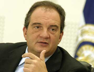 Ανακατατάξεις στο νομοθετικό έργο της κυβέρνησης λόγω της διαπλοκολογίας