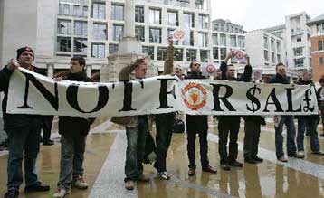 Στο 28,1% αύξησε το ποσοστό του στη Μάντσεστερ Γιουνάιτεντ ο Μάλκολμ Γκλέιζερ