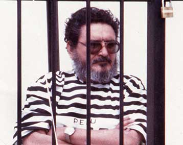 Σε δίκη και πάλι ο ηγέτης της περουβιανής μαοϊκής οργάνωσης «Φωτεινό Μονοπάτι»