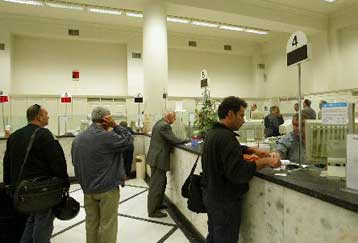 Στα 7,83 δισ. ευρώ τα μη εξυπηρετούμενα δάνεια νοικοκυριών και επιχειρήσεων