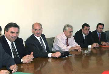 «Έδειξε» Μαξίμου ο Γ.Παπανδρέου για την προεδρολογία και τα σενάρια πρόωρων εκλογών