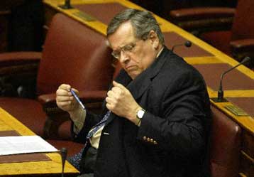 Για υπέρογκο αριθμό τροπολογιών σε «άσχετα» νομοσχέδια κάνει λόγο η αντιπολίτευση