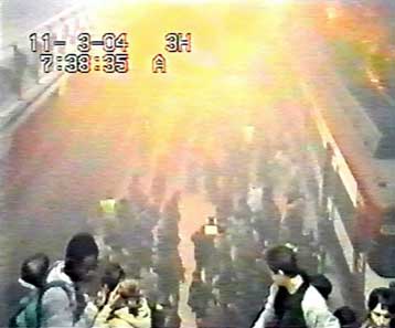 Η προβολή βίντεο με το χτύπημα σε σταθμό της Μαδρίτης προκαλεί αίσθηση στην Ισπανία