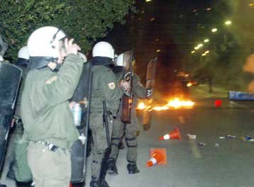 Στον εισαγγελέα ο νεαρός που συνελήφθη στα επεισόδια της Τρίτης στα Εξάρχεια