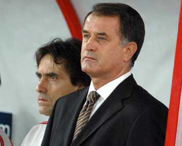 Στο Καραϊσκάκη θα κριθεί η πρόκριση του Ολυμπιακού, λέει ο Ντούσαν Μπάγεβιτς