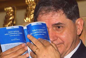 Απομάκρυνση του Ρόκο Μπουτιλιόνε ζητούν οι Σοσιαλιστές στο Ευρωπαϊκό Κοινοβούλιο